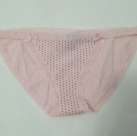 Victoria Secret String Bikini's - Picture 5 of 8